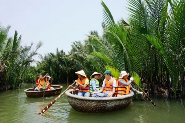 Những sản phẩm được làm ra từ những lá dừa - Rừng dừa 7 mẫu. Hội An